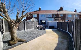 Delightful Newly Renovated 3-Bed House With Garden Beach Hut